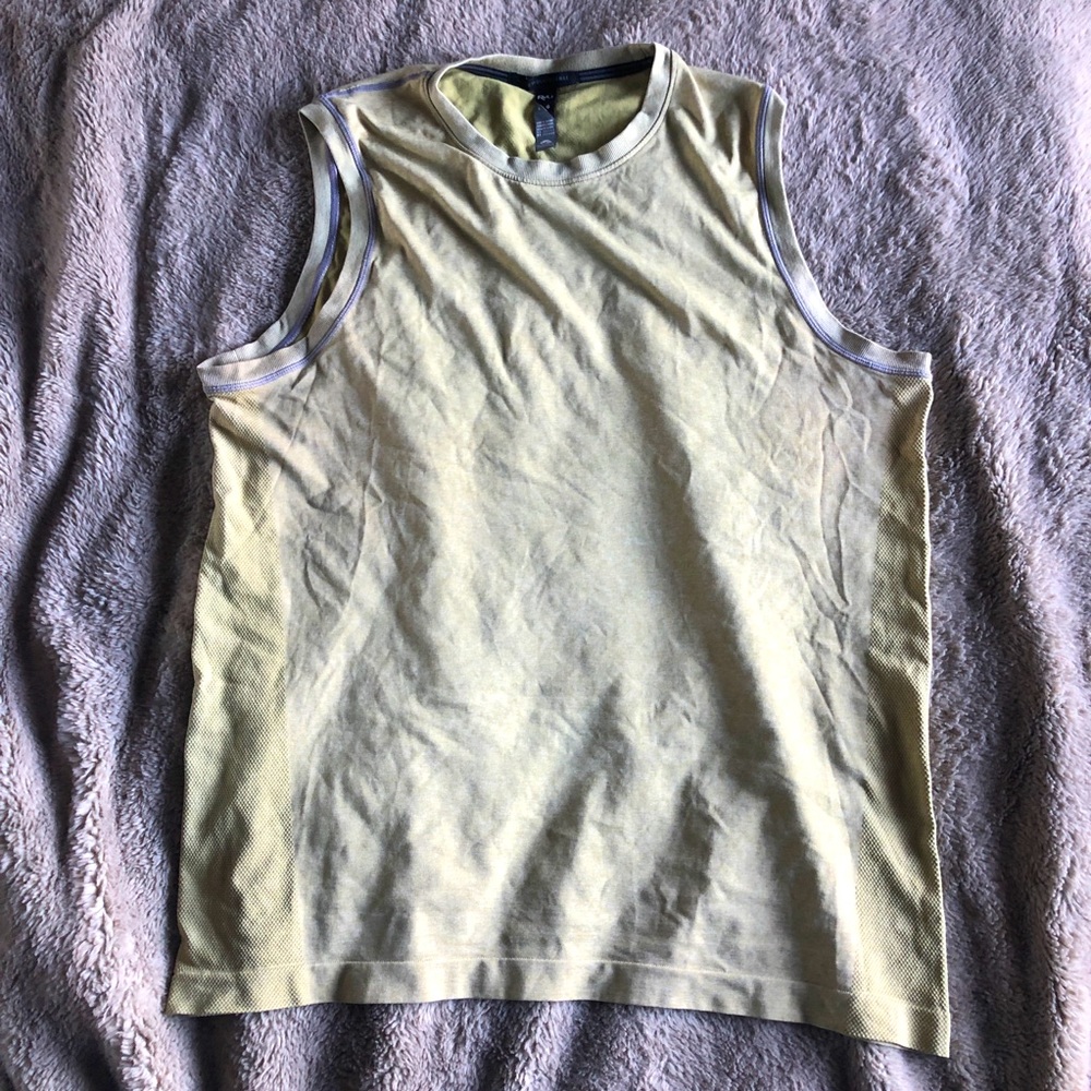 RYU (RESPECT YOUR UNIVERSE) VAPOR SLEEVELESS PERFORMANCE TOP GREEN (LARGE)